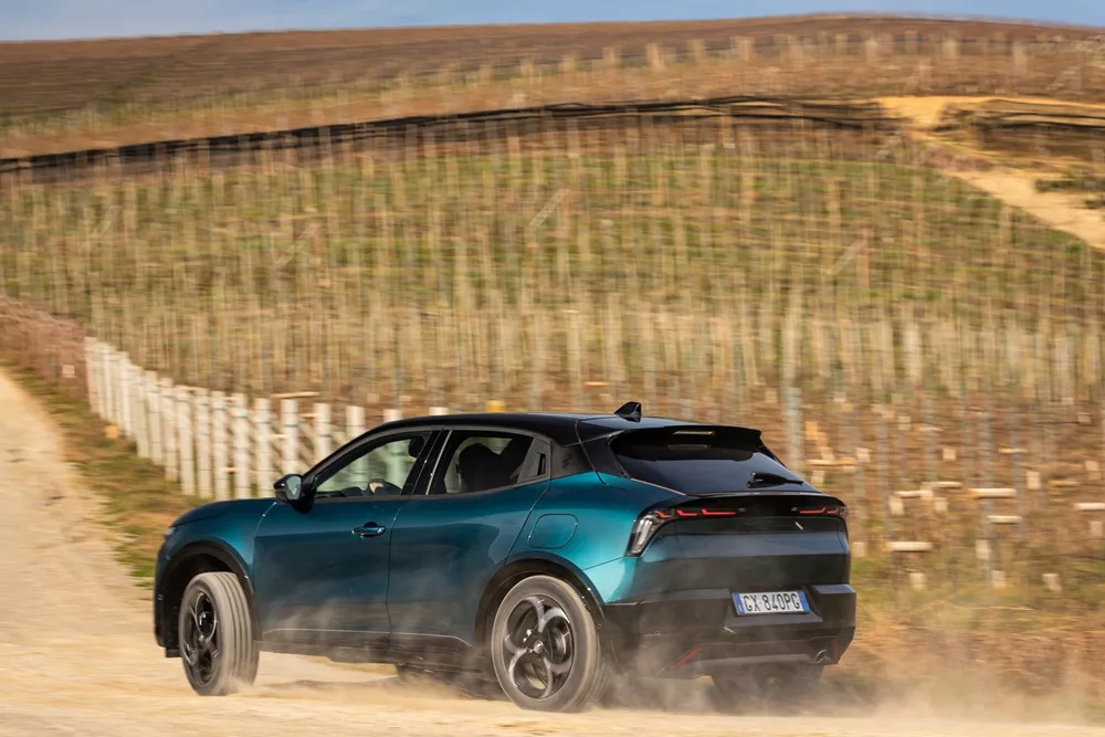 Alfa Romeo Junior Ibrida Q4