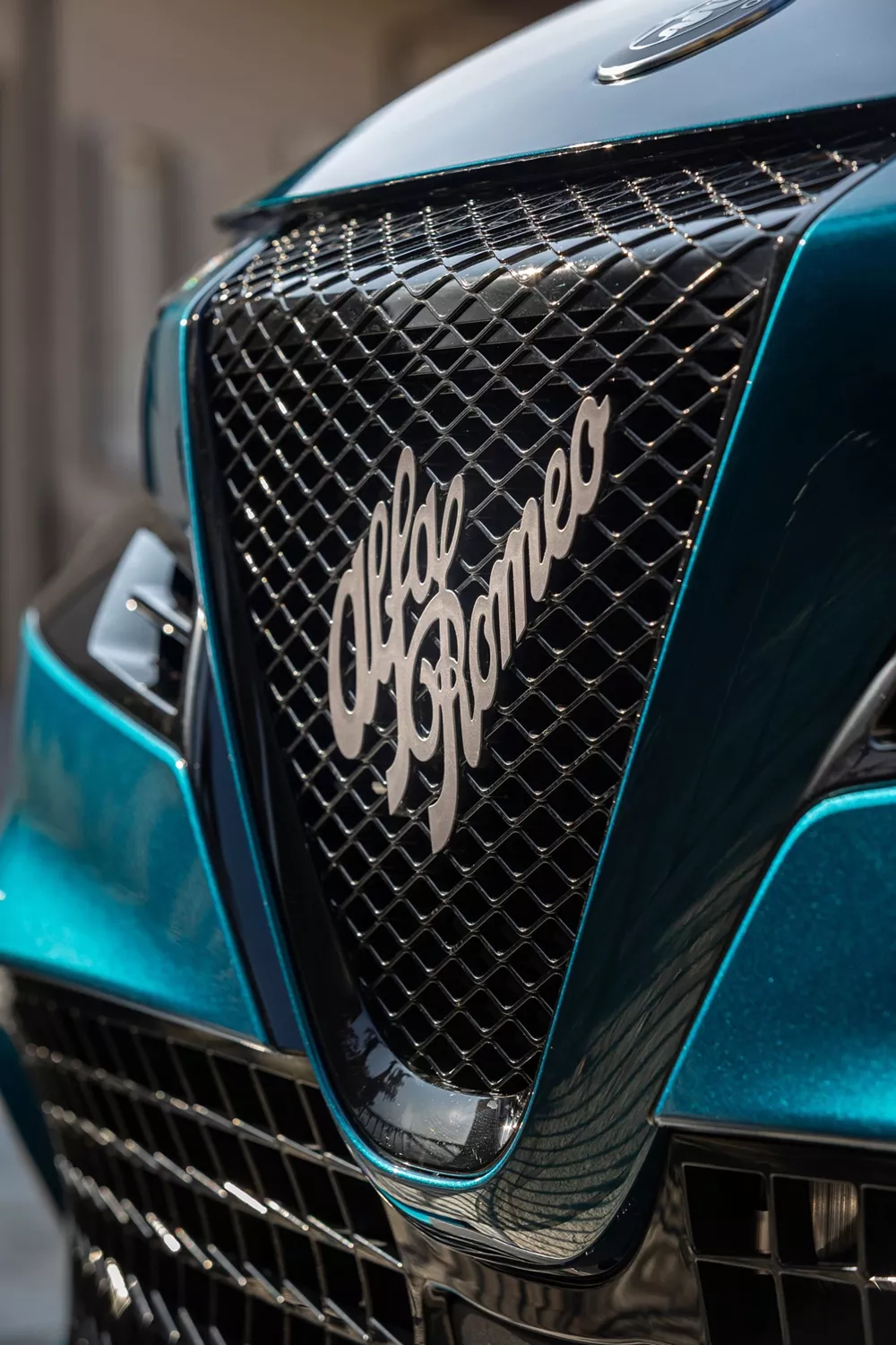 Alfa Romeo Junior Ibrida Q4