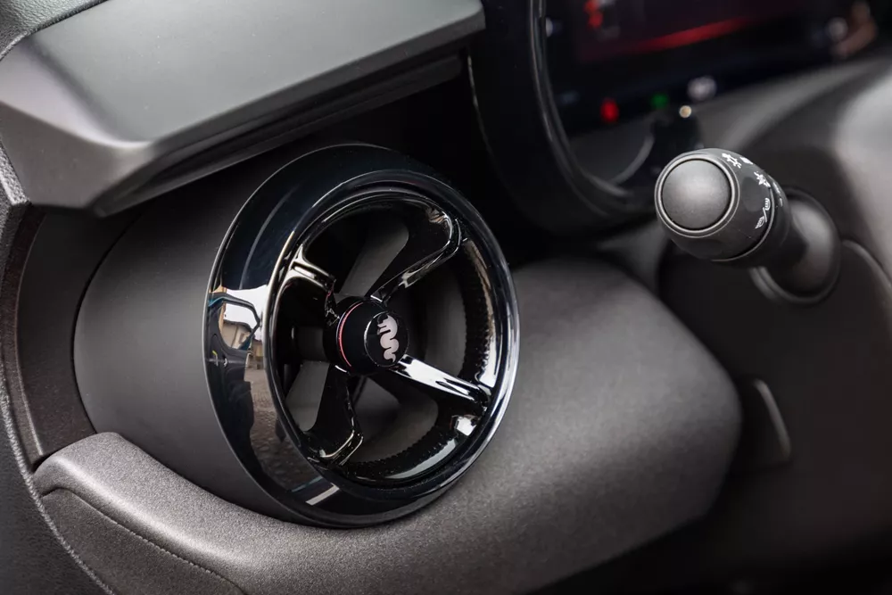 Alfa Romeo Junior Ibrida Q4