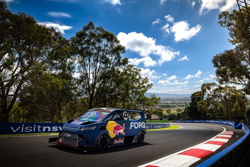 Ford SuperVan Mount Panorama Romain Dumas