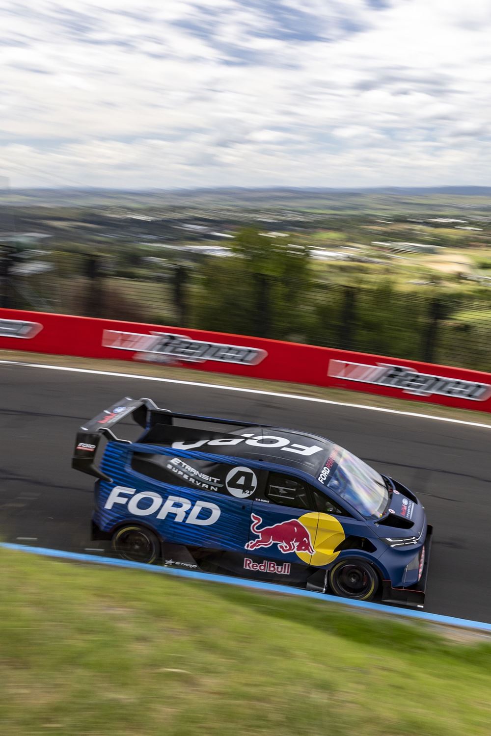 Ford SuperVan Mount Panorama Romain Dumas