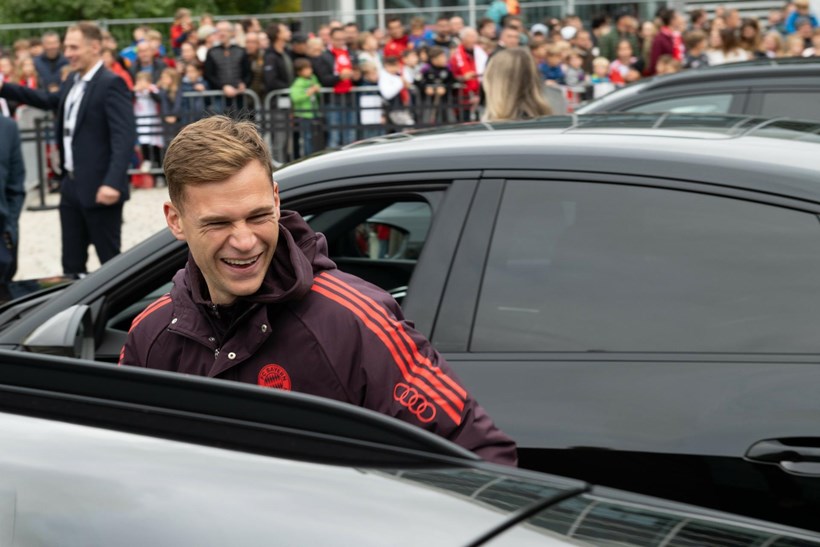 Audi SQ8 e-tron Joshua Kimmich