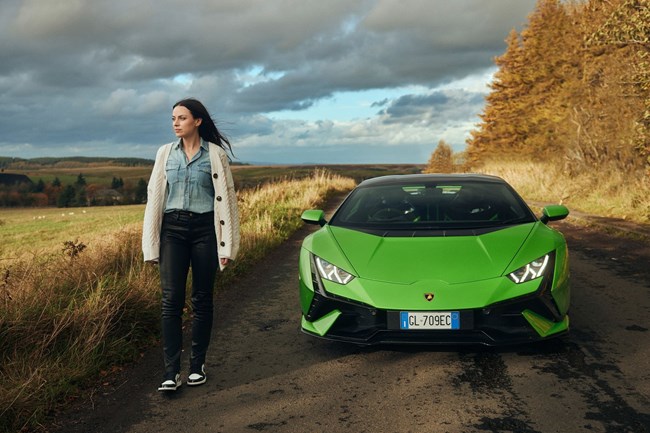 Amy Macdonald και Lamborghini huracan tecnica V10