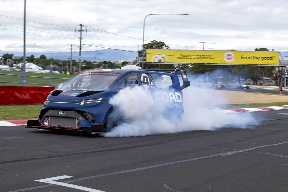 Ford SuperVan Mount Panorama Romain Dumas