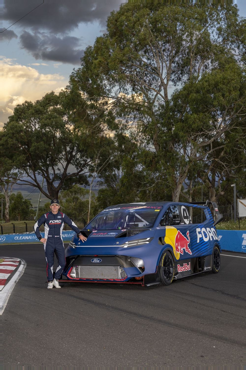 Ford SuperVan Mount Panorama Romain Dumas