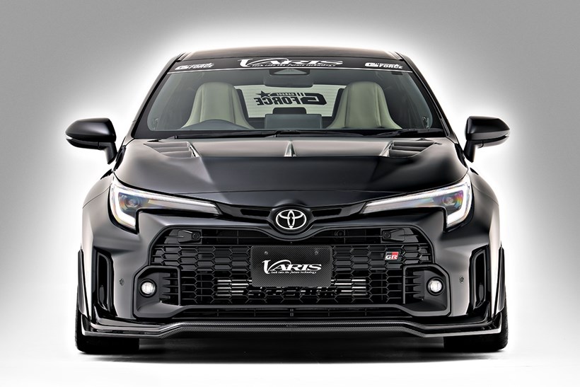 Toyota Corolla βελτιωμένο από την Varis Japan