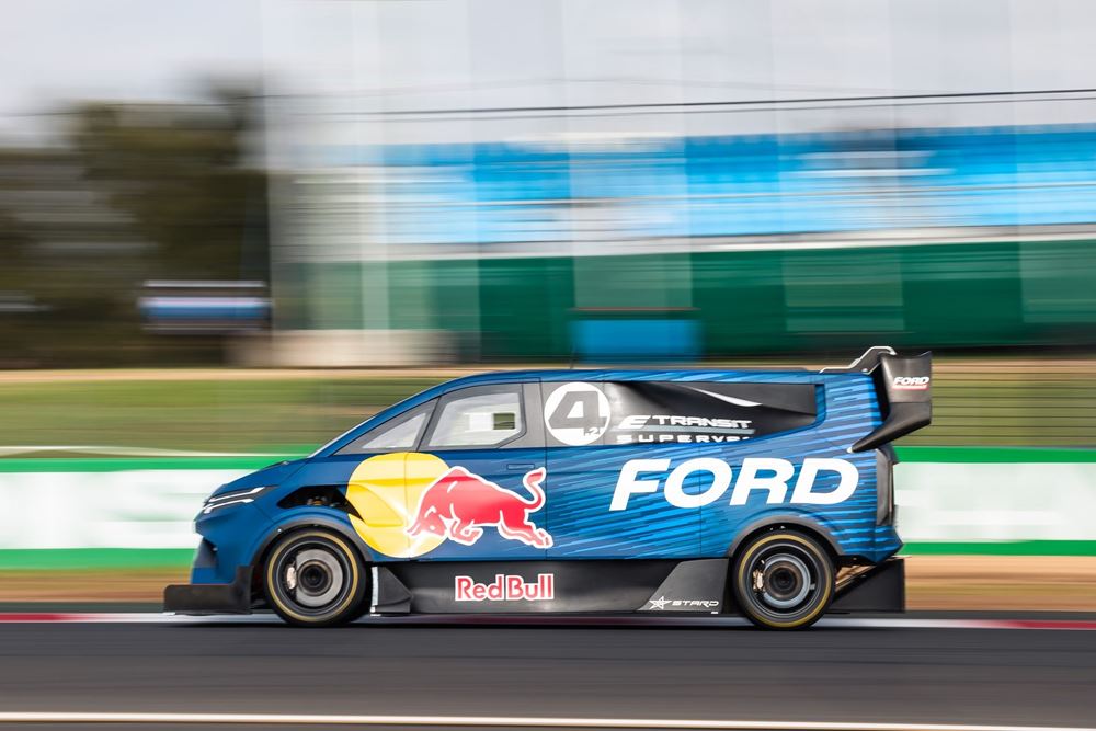 Ford SuperVan Mount Panorama Romain Dumas