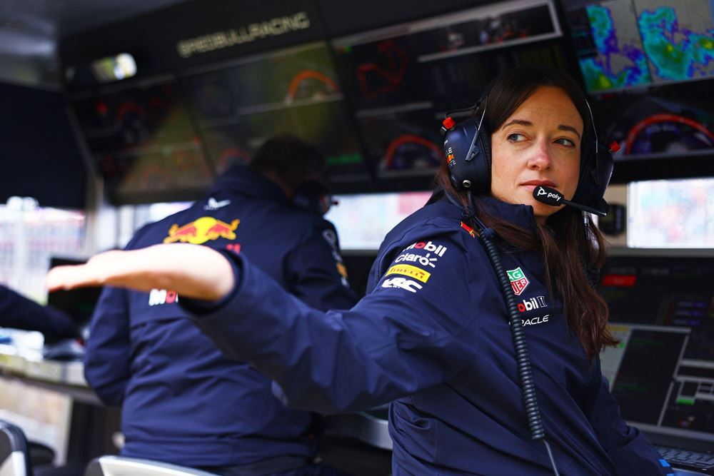 F1 GP Μ. Βρετανίας Κατατακτήριες δοκιμές Hannah Smitz Red Bull